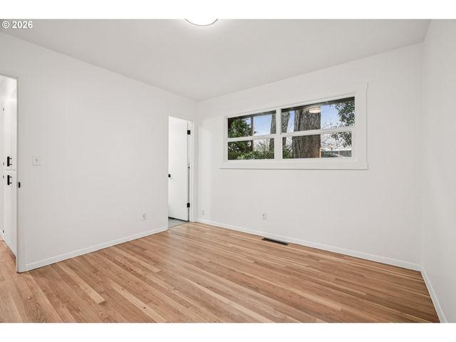 1018 Se 164TH Ave, Portland, OR 97233