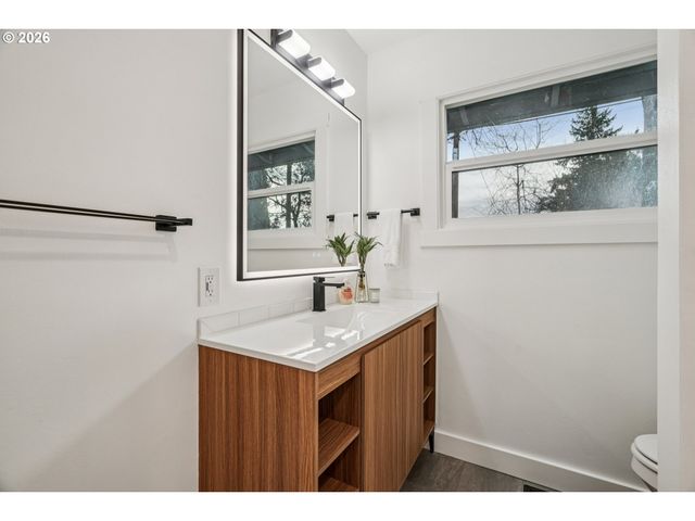 1018 Se 164TH Ave, Portland, OR 97233