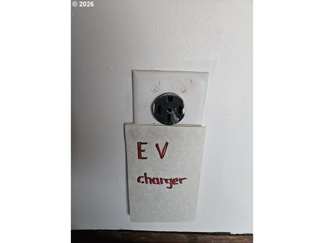 1018 Se 164TH Ave, Portland, OR 97233