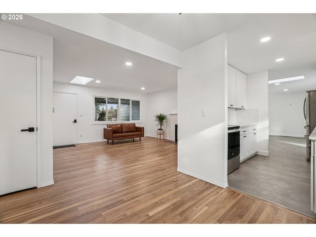 1018 Se 164TH Ave, Portland, OR 97233