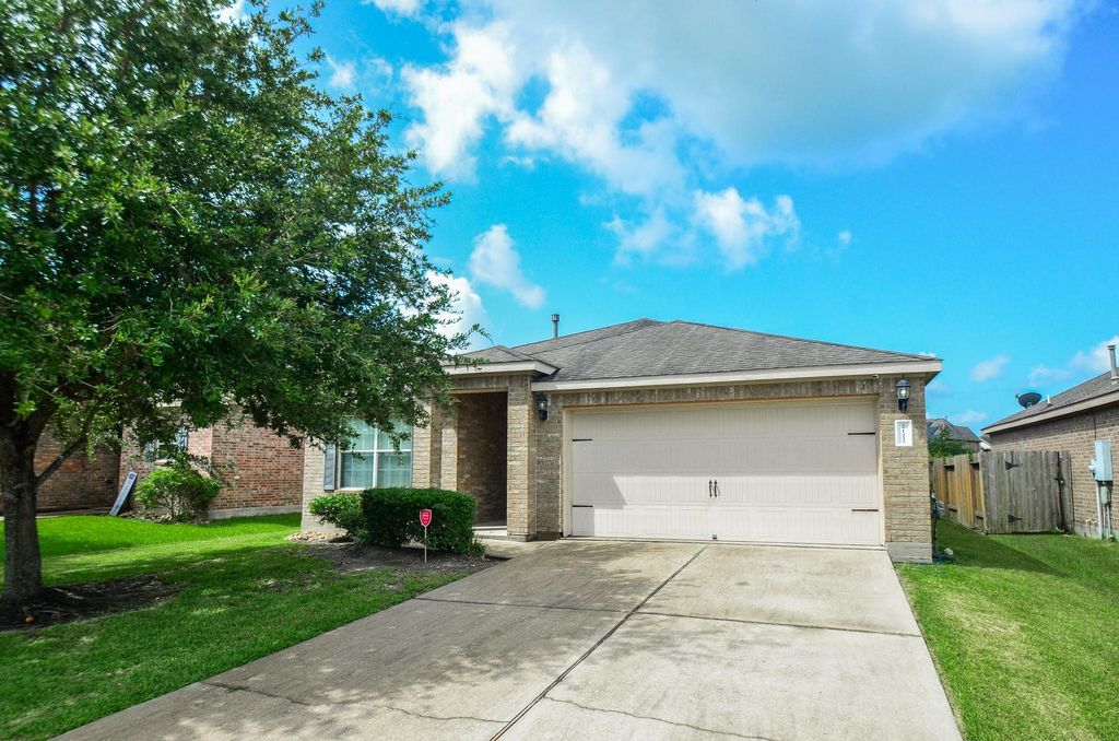2122 Platinum Mist Drive, Rosharon, TX 77583