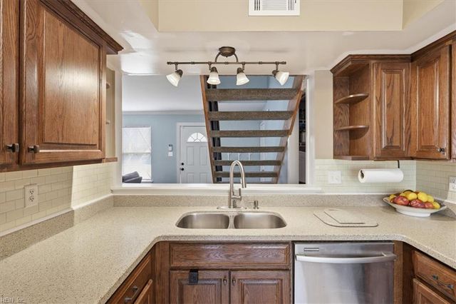 4041 Foxwood DR, Virginia Beach, VA 23462