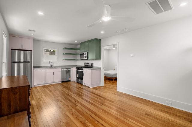 717 Arlington Street GA, Houston, TX 77007