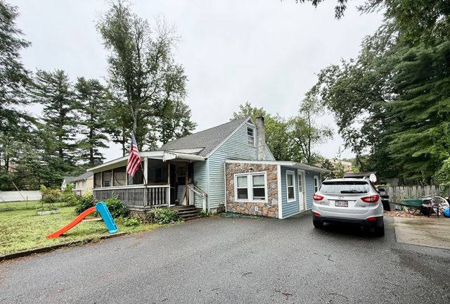 28 Skipper Lane, Westfield, MA 01085