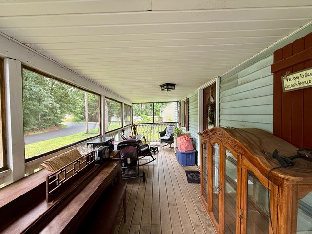 28 Skipper Lane, Westfield, MA 01085