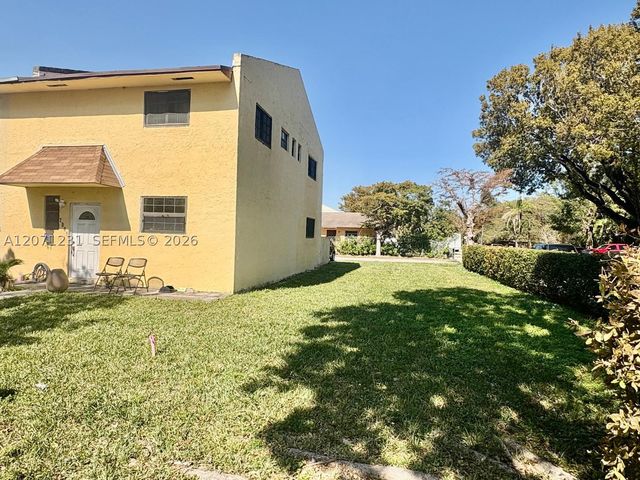 2065 NE 139th St, North Miami Beach, FL 33181