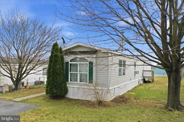 861 ROYAL CREST DRIVE, Martinsburg, WV 25401