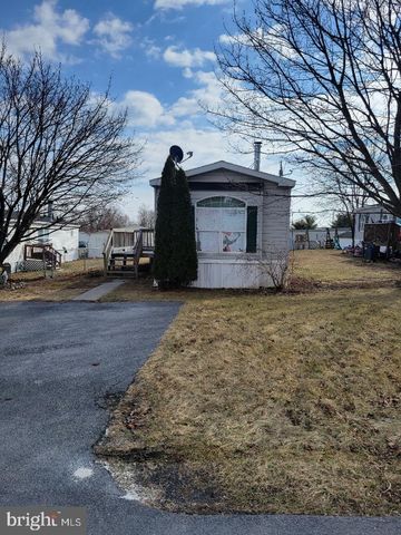 861 ROYAL CREST DRIVE, Martinsburg, WV 25401