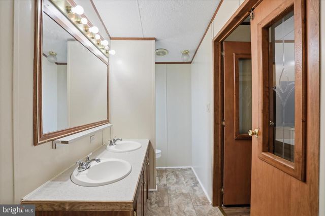 861 ROYAL CREST DRIVE, Martinsburg, WV 25401