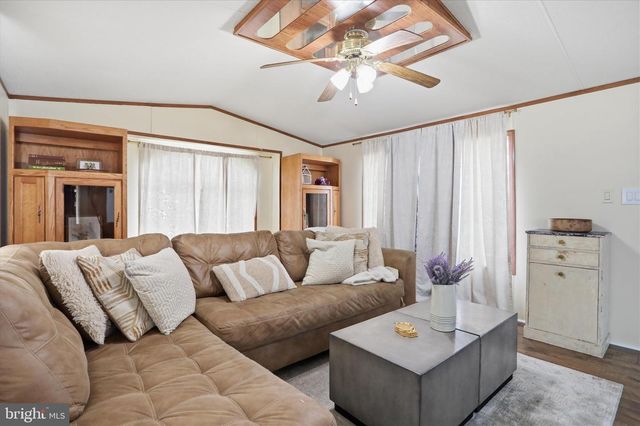 861 ROYAL CREST DRIVE, Martinsburg, WV 25401