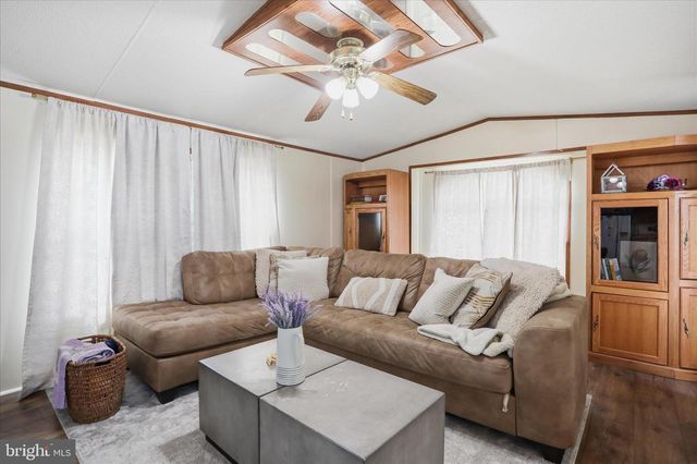 861 ROYAL CREST DRIVE, Martinsburg, WV 25401