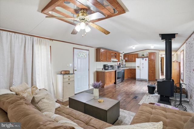 861 ROYAL CREST DRIVE, Martinsburg, WV 25401