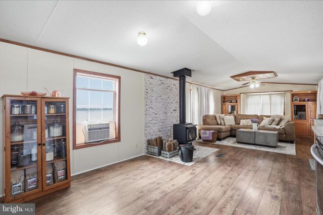 861 ROYAL CREST DRIVE, Martinsburg, WV 25401