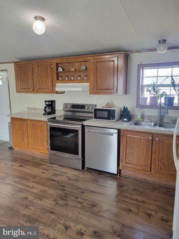 861 ROYAL CREST DRIVE, Martinsburg, WV 25401