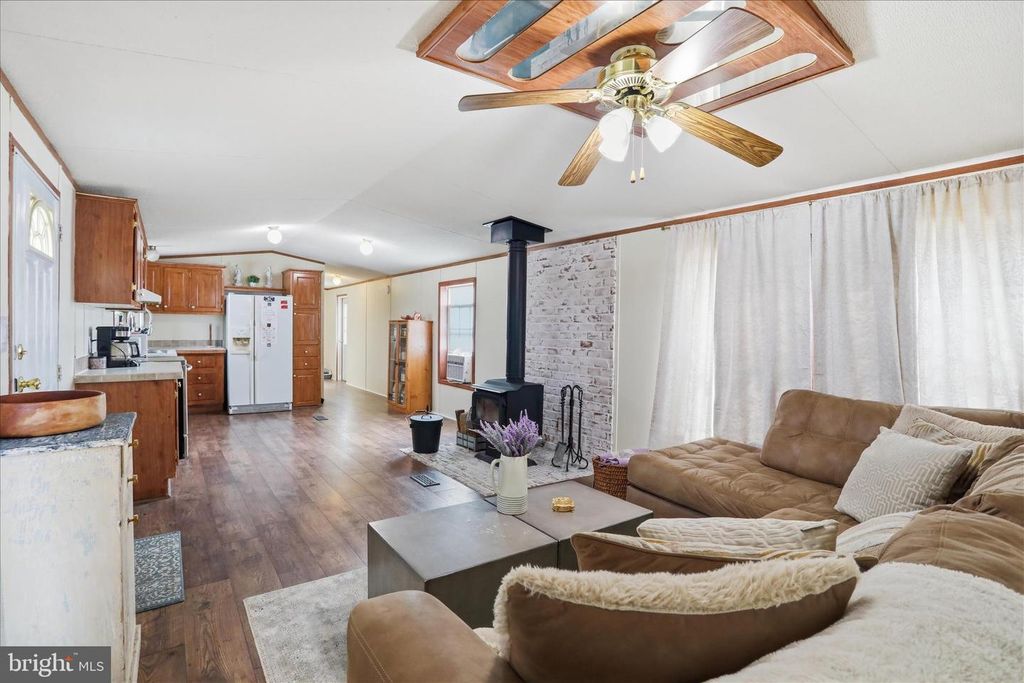 861 ROYAL CREST DRIVE, Martinsburg, WV 25401