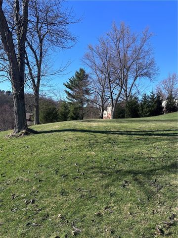 2544 Edgewood Drive, Upper St Clair, PA 15241