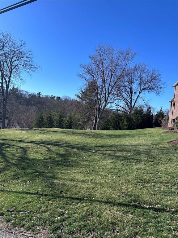 2544 Edgewood Drive, Upper St Clair, PA 15241