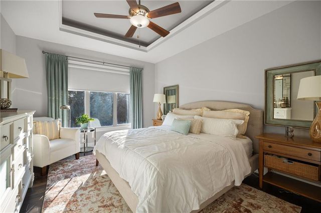 9844 Hollis Lane, Lenexa, KS 66227