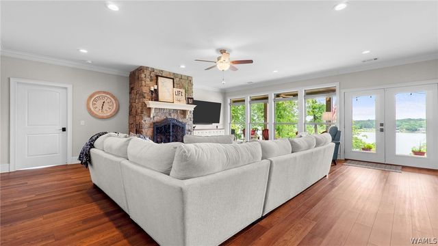 11760 High Cliff, Northport, AL 35475