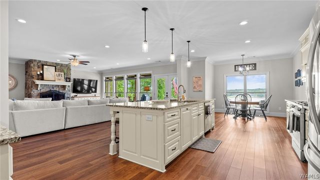 11760 High Cliff, Northport, AL 35475
