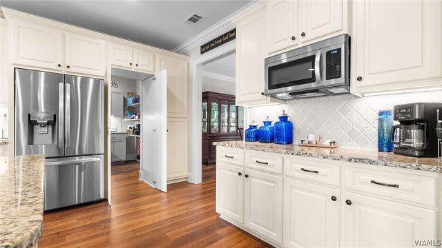 11760 High Cliff, Northport, AL 35475