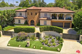 4718 White Oak Avenue, Encino, CA 91316