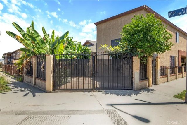 322 W 105th, Los Angeles, CA 90003