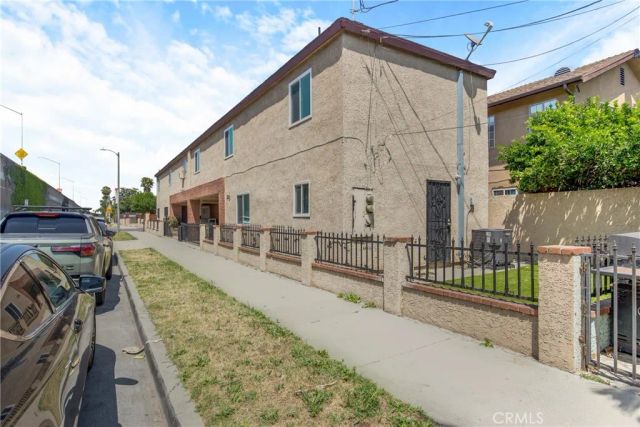322 W 105th, Los Angeles, CA 90003