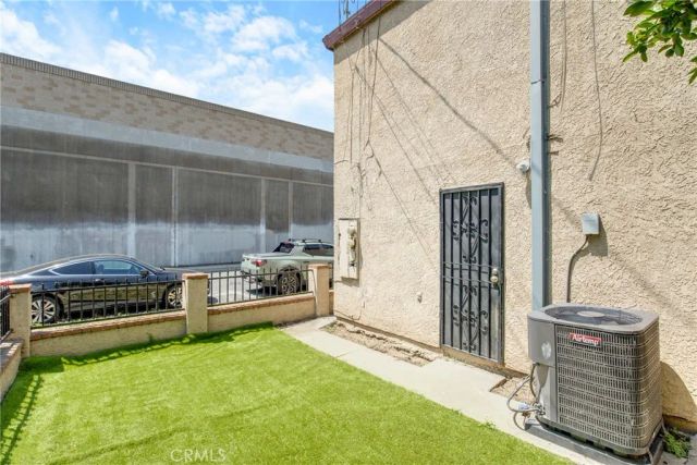 322 W 105th, Los Angeles, CA 90003