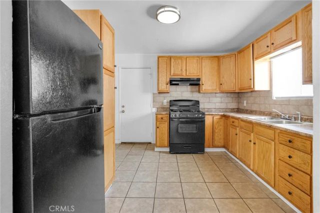 322 W 105th, Los Angeles, CA 90003