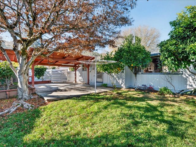 810 Mendocino Dr, Ukiah, CA 95482