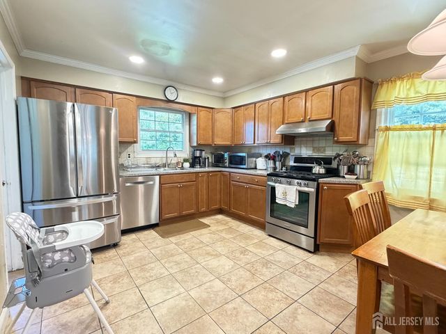 80 SE Deerfield Road, East Brunswick, NJ 08816