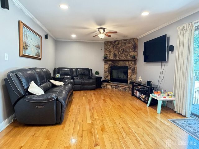 80 SE Deerfield Road, East Brunswick, NJ 08816
