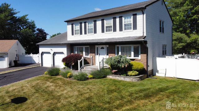 80 SE Deerfield Road, East Brunswick, NJ 08816