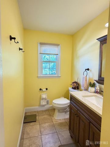 80 SE Deerfield Road, East Brunswick, NJ 08816