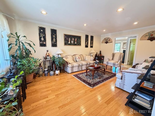 80 SE Deerfield Road, East Brunswick, NJ 08816