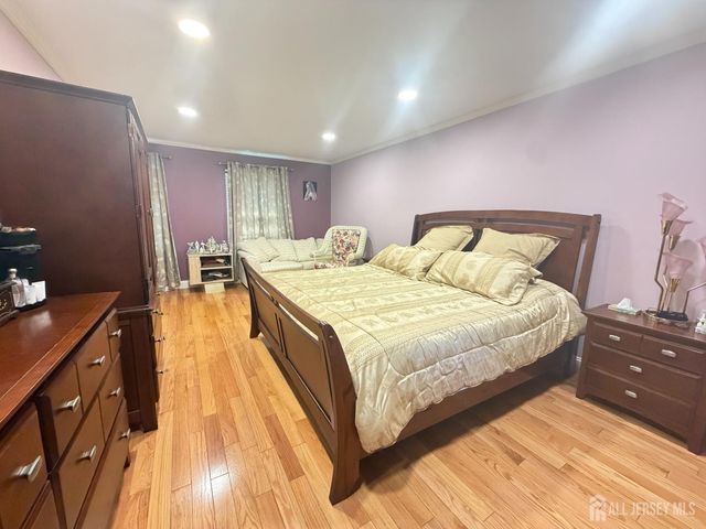 80 SE Deerfield Road, East Brunswick, NJ 08816