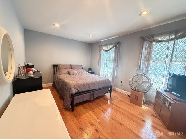 80 SE Deerfield Road, East Brunswick, NJ 08816