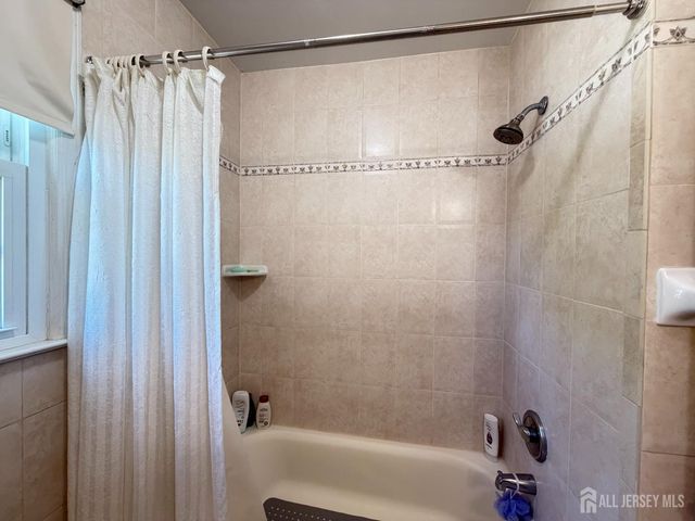 80 SE Deerfield Road, East Brunswick, NJ 08816