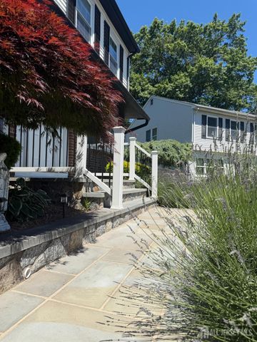 80 SE Deerfield Road, East Brunswick, NJ 08816