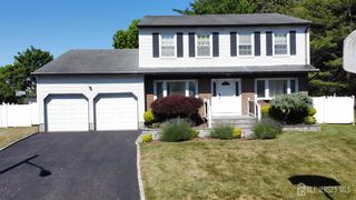 80 SE Deerfield Road, East Brunswick, NJ 08816