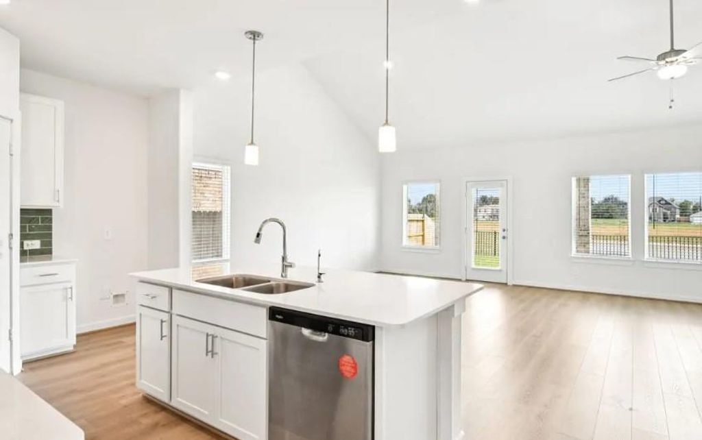 31104 De La Guerra, Huffman, TX 77336