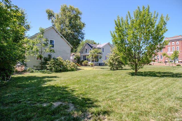 224 S First Street, Boonville, IN 47601