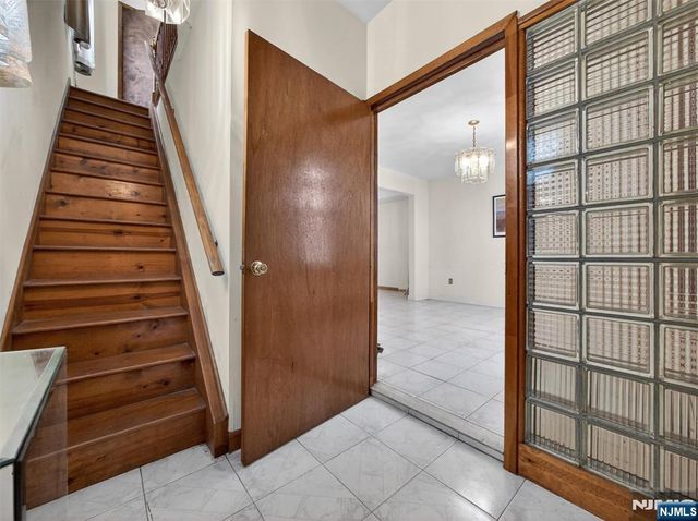 31 5th Street, Ridgefield Park, NJ 07660