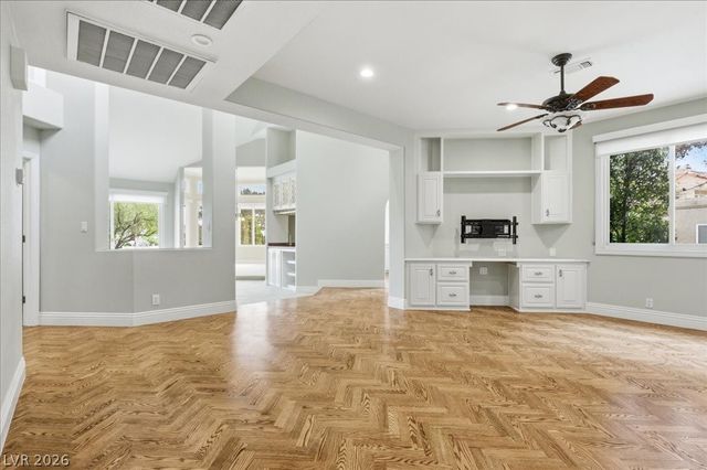 8215 Round Hills Circle, Las Vegas, NV 89113