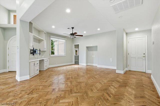 8215 Round Hills Circle, Las Vegas, NV 89113
