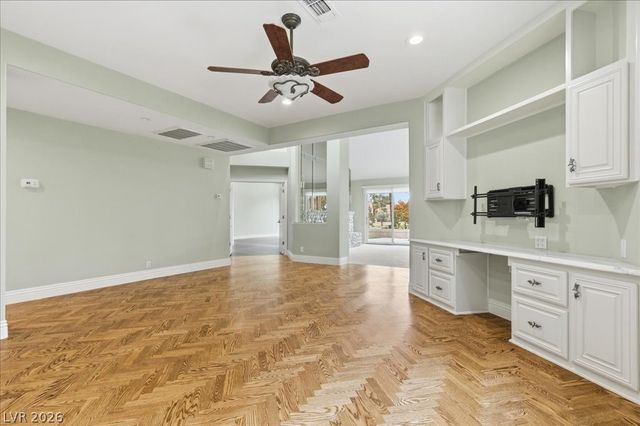 8215 Round Hills Circle, Las Vegas, NV 89113