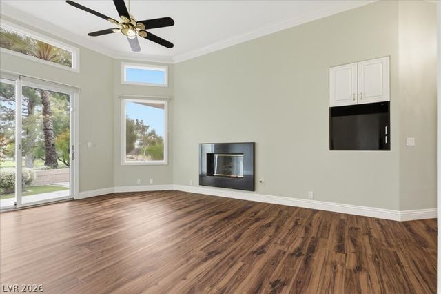 8215 Round Hills Circle, Las Vegas, NV 89113