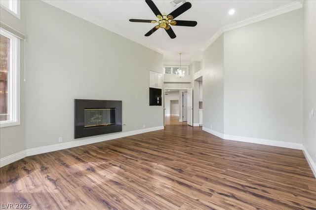 8215 Round Hills Circle, Las Vegas, NV 89113
