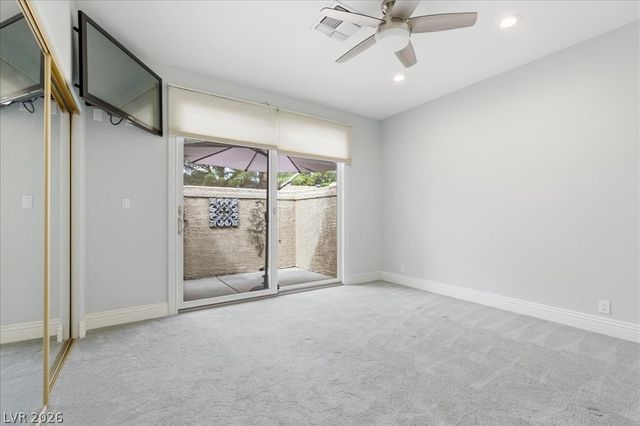 8215 Round Hills Circle, Las Vegas, NV 89113